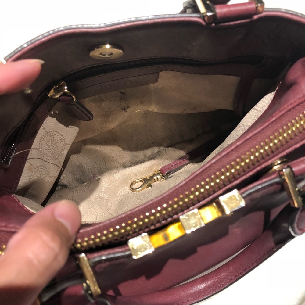 ❌ SOLD ❌ Micheal Kors Leather Purse - Picture 5 of 8
